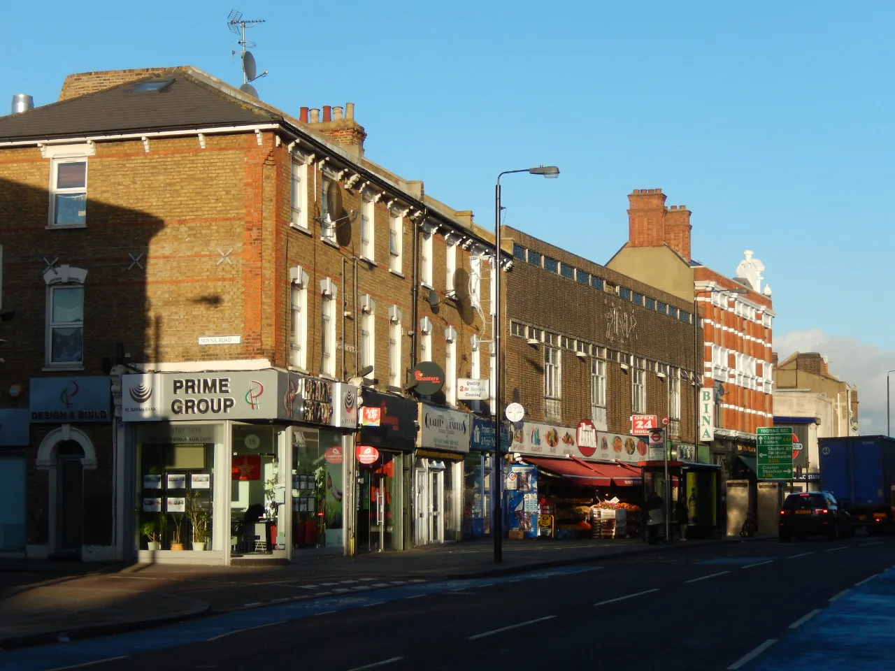 Upper Tooting Road in Tooting Bec. The Beechcroft Road site adjoins the rear gardens of listed buildings on this road.